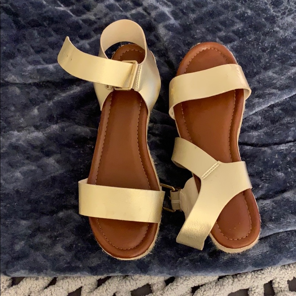 Gold flatform shoes